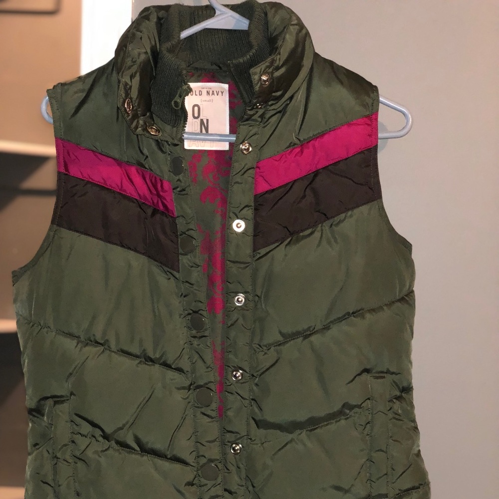 Old Navy Puffer Vest